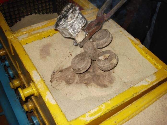 Отливки из чугуна. технология литья в кокиль