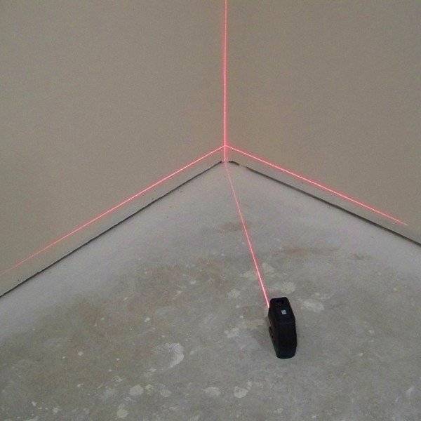 Как пользоваться лазерным уровнем для выравнивания стен, пола, потолка