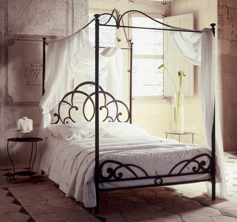 Кованые кровати: 115 фото моделей с использованием элементов художественной ковки