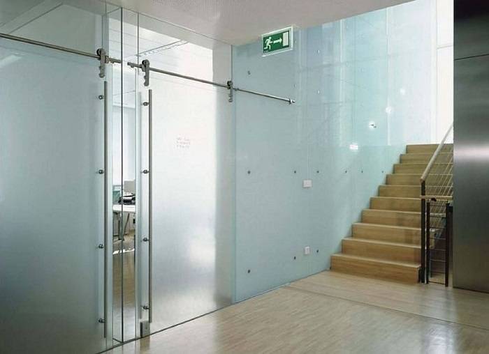 Межкомнатные стеклянные двери – стиль и функциональность в одном флаконе
