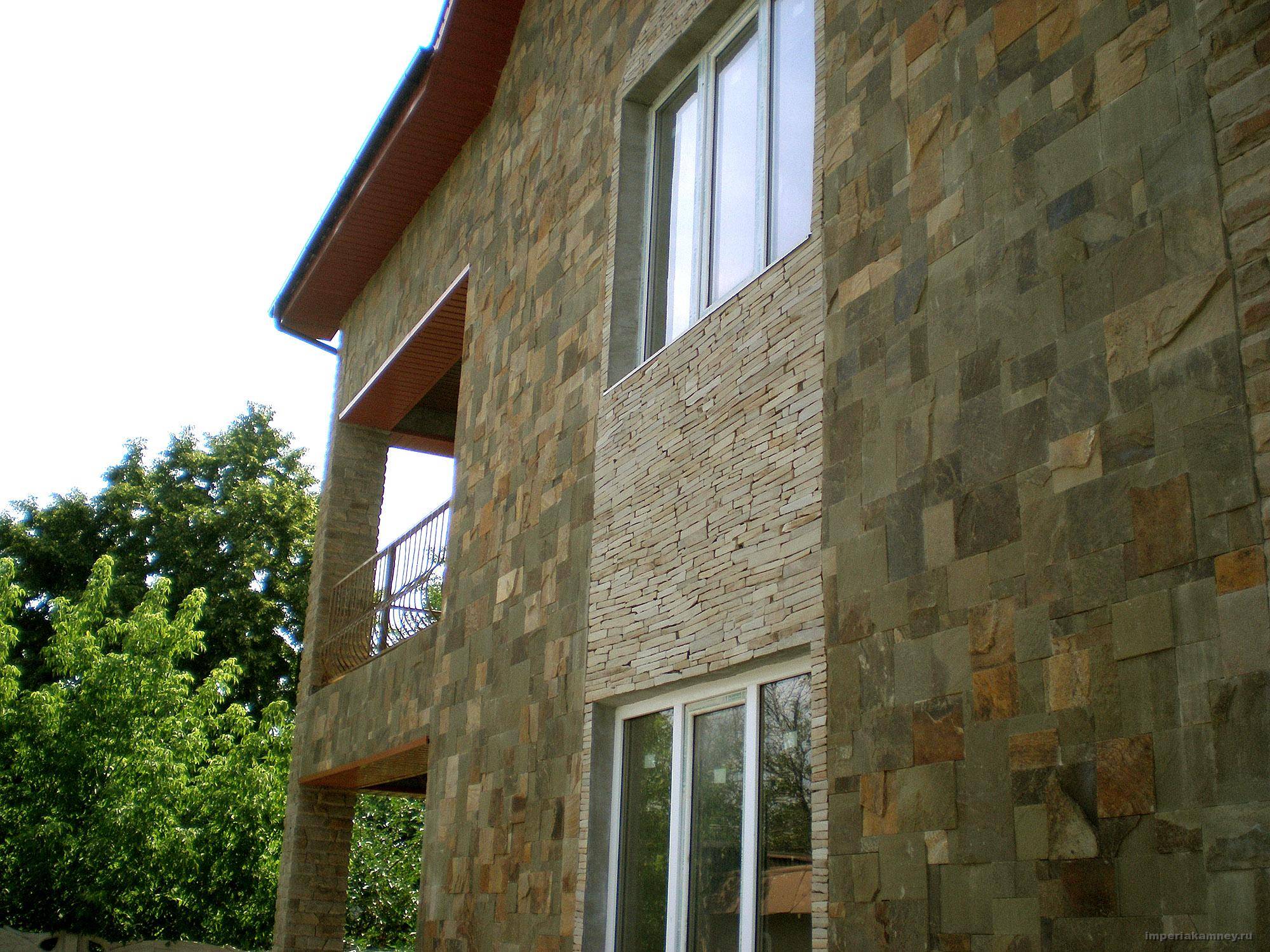 Отделка фасада частного дома натуральным камнем