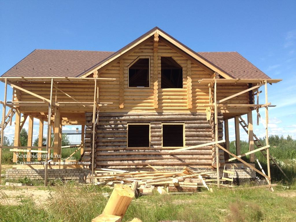 Ремонт старого деревянного дома в деревне: с чего начать и как делать?