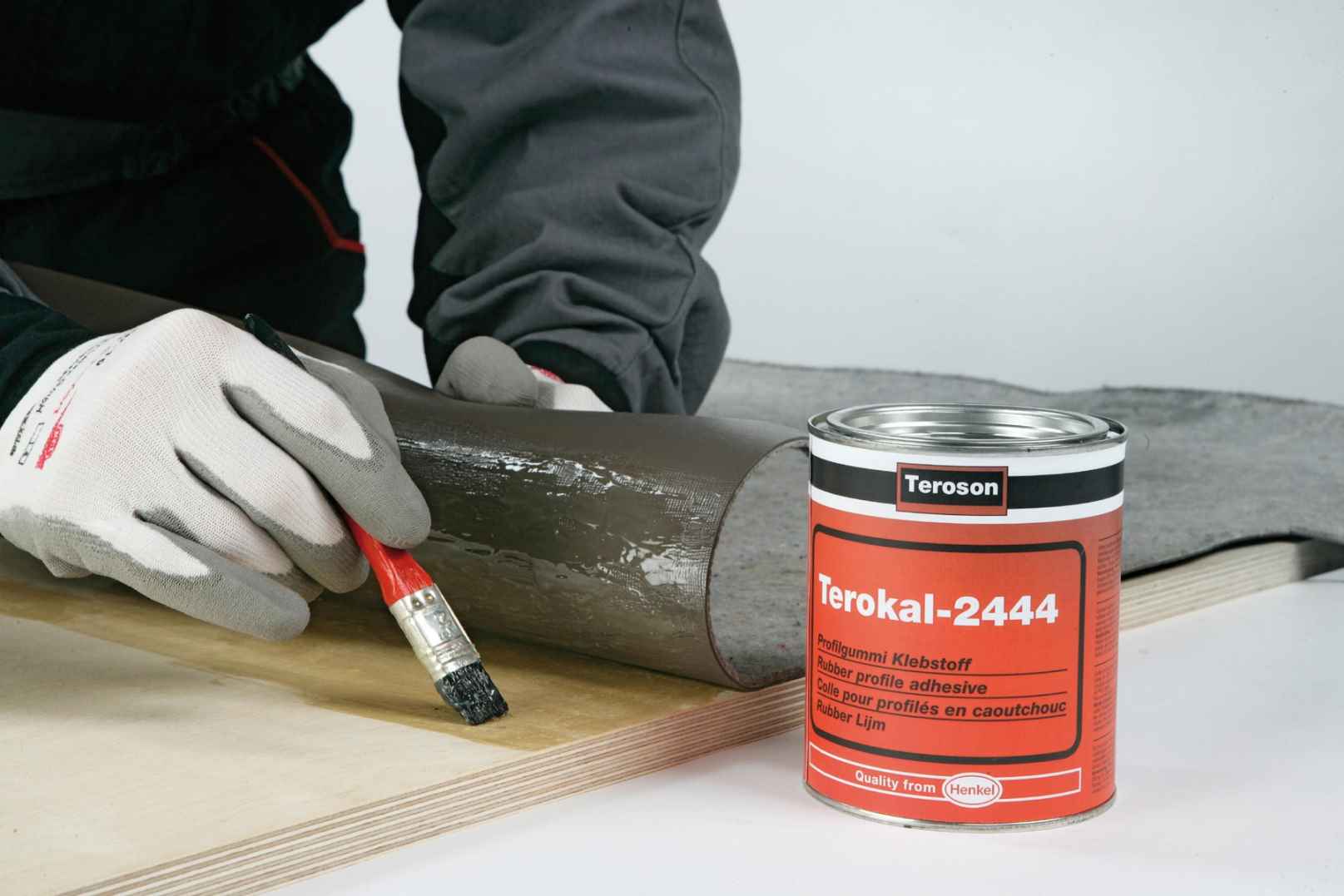 Термостойкий клей для металла, который склеивает алюминиевые, керамические и другие детали