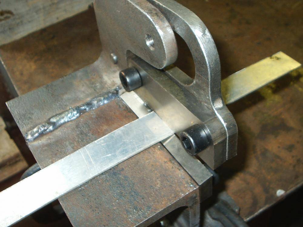 Как сделать гильотину для резки металла своими руками?