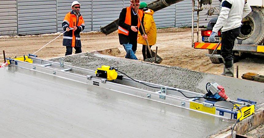 Как пользоваться виброрейкой для бетона