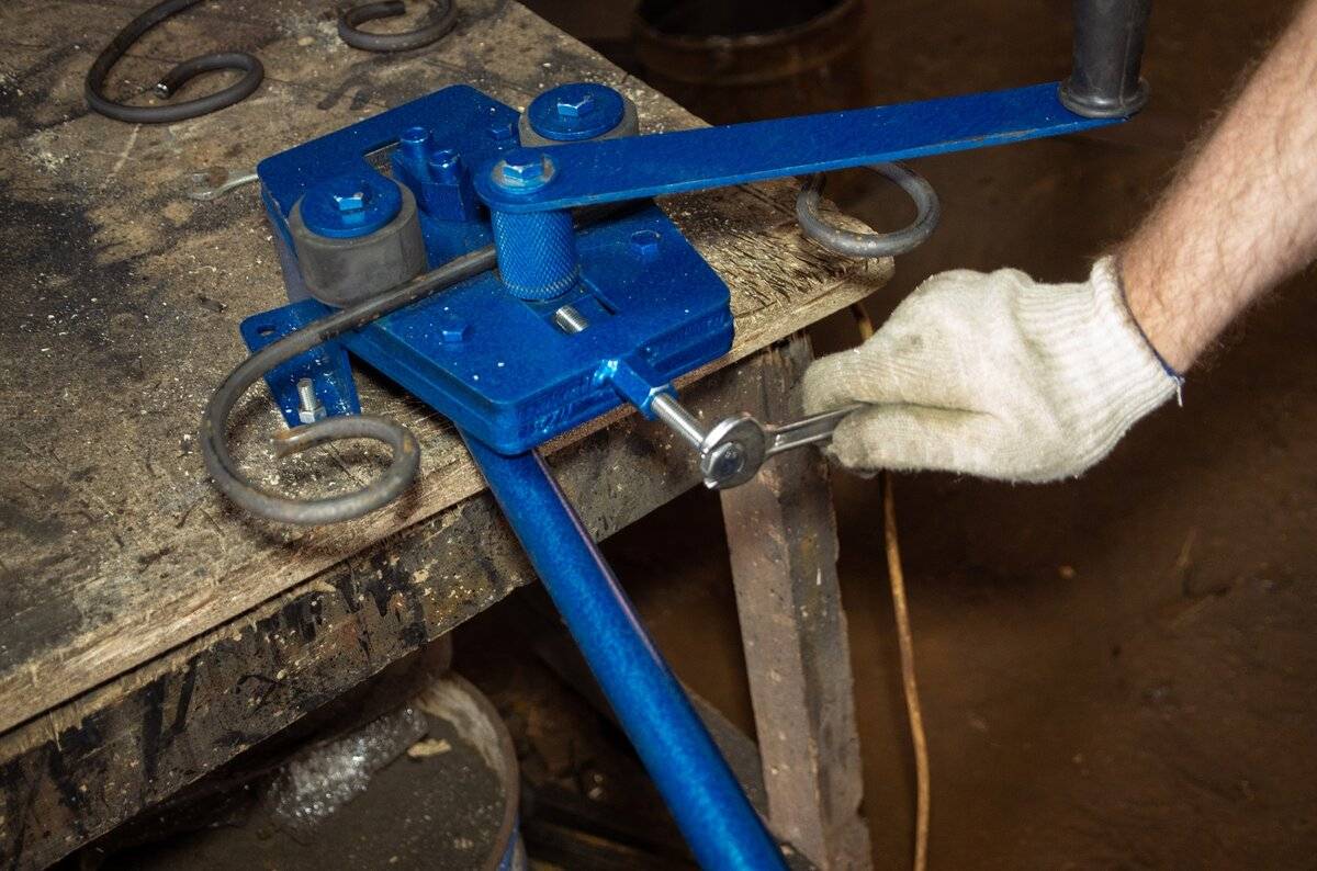 Станок для холодной ковки своими руками: гнутики, оборудование и инструмент для художественной ковки