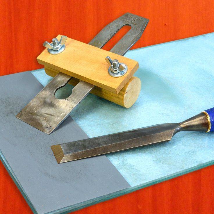 Как сделать приспособление для заточки и наточить нож рубанка или стамеску своими руками
