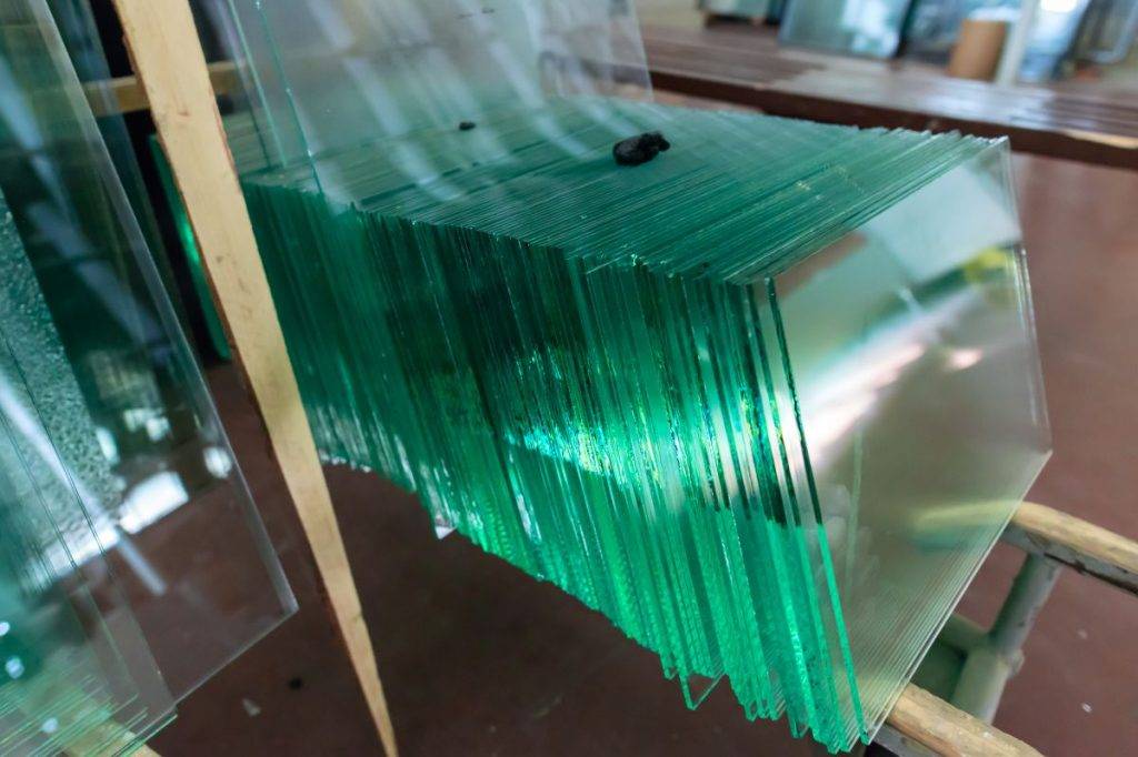 Как резать стекло стеклорезом и не только