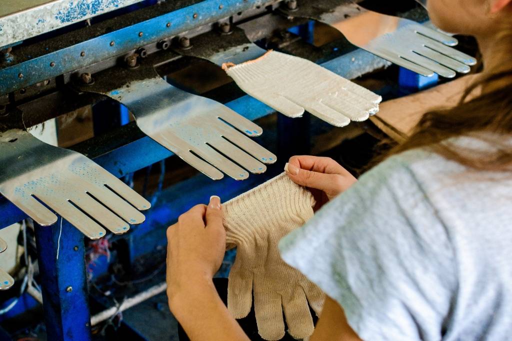 Выбор оборудования, необходимого для производства перчаток