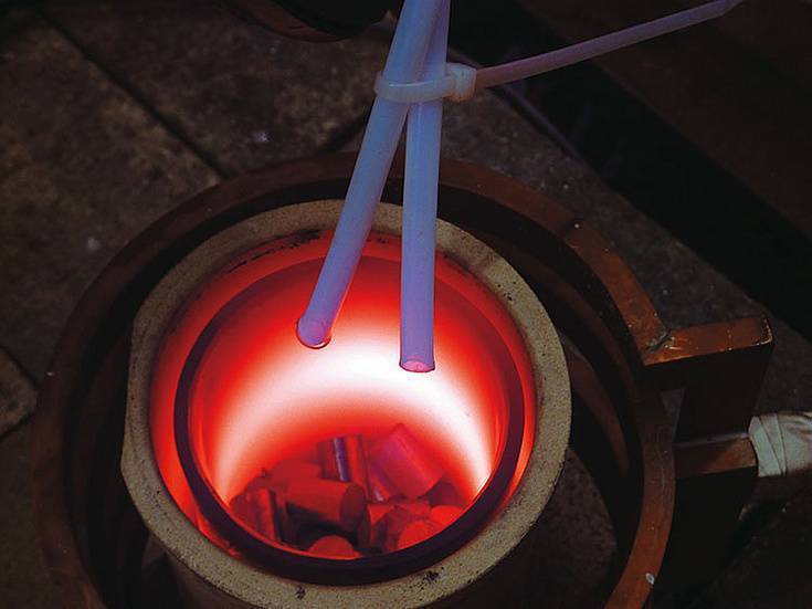 При какой температуре плавится медь: необходимые условия процесса на производстве и дома