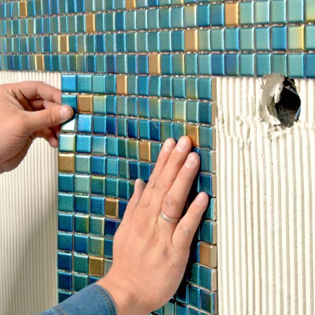 Можно ли клеить плитку на герметик (приклеить кафель) — силиконовый, на стену, пол, потолок, керамическую, потолочную