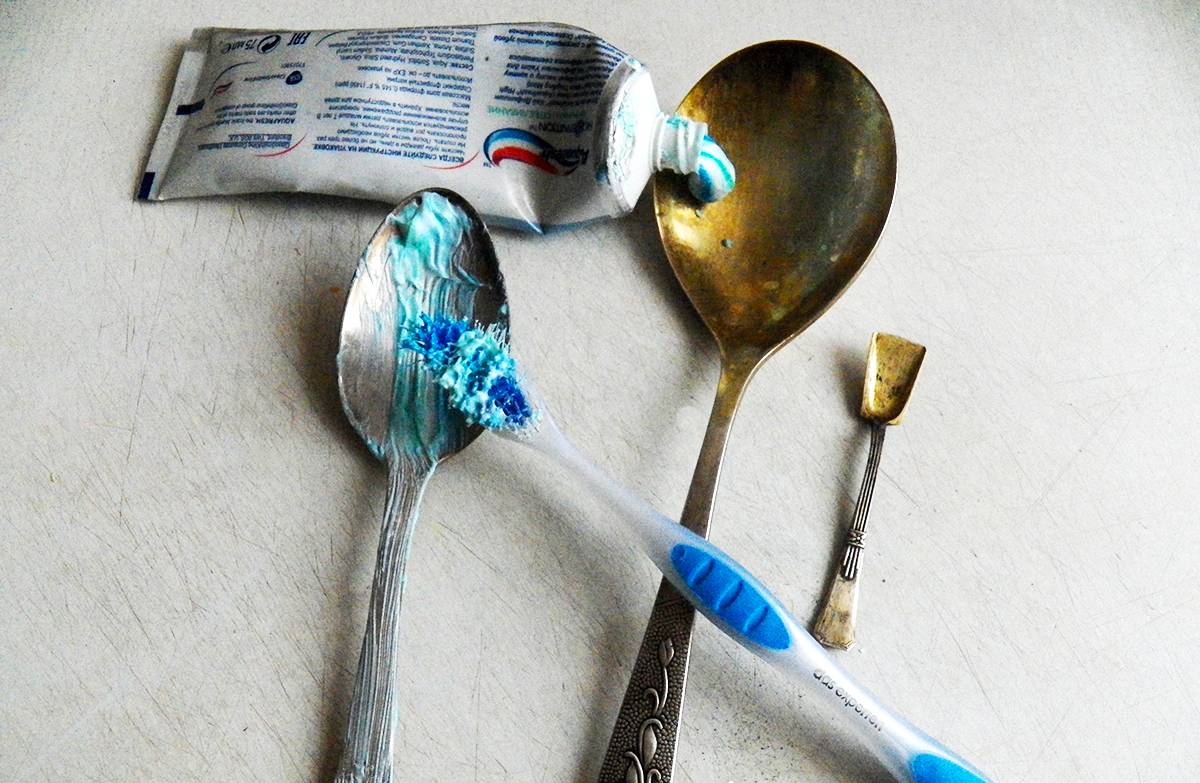 Лучшие способы почистить мельхиоровые ложки и вилки в домашних условиях